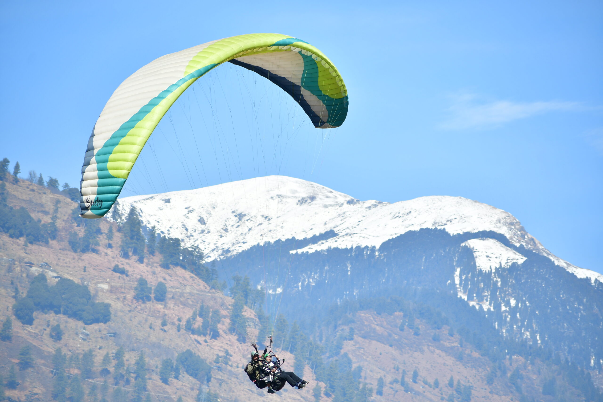 Classic Ride – High Paragliding Flight