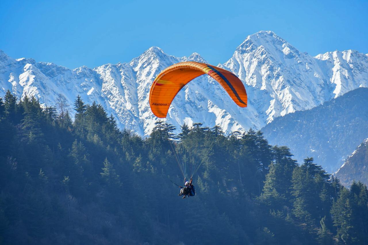 Solang Valley Paragliding - Born To Fly