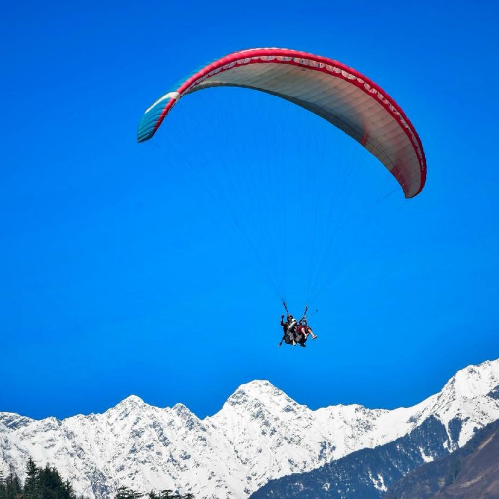 Paragliding in Manali - Born To Fly